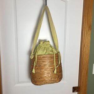 Woven rattan/cloth shoulder bucket bag
